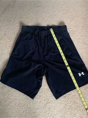 Under Armour Men's Black Performance Athletic Shorts
